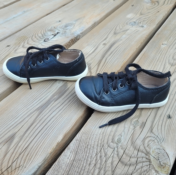 Sz T6 Sneakers - Picture 4 of 5